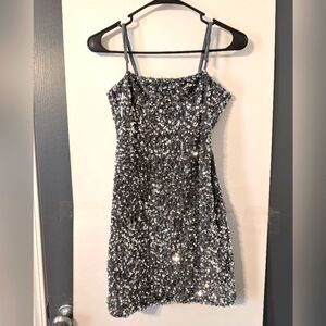 Forever 21 Silver Sequined Dress‎ Size Small